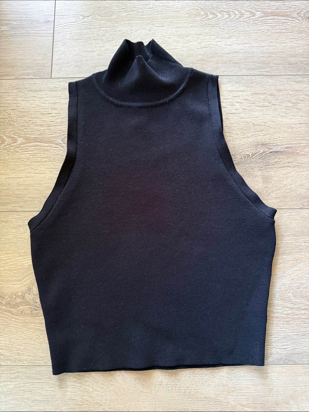 Zara Black Sleeveless Cropped Mock Neck Tank
